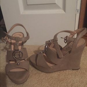 Guess wedges